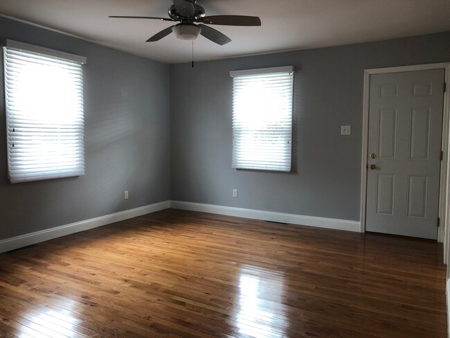 Family Room - 83 E 8th St