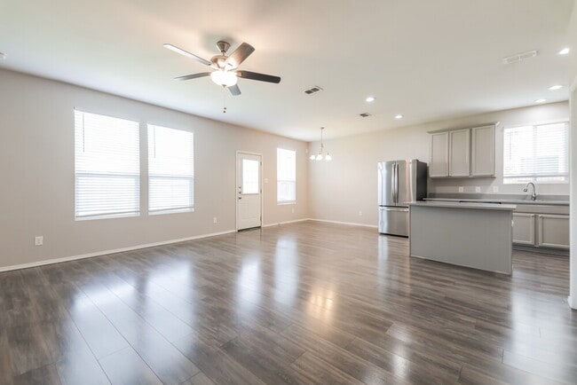 Photo - 1724 Gayla Creek Dr