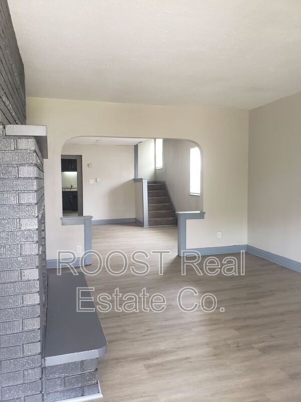 Photo - 209-211 N. Hague Avenue