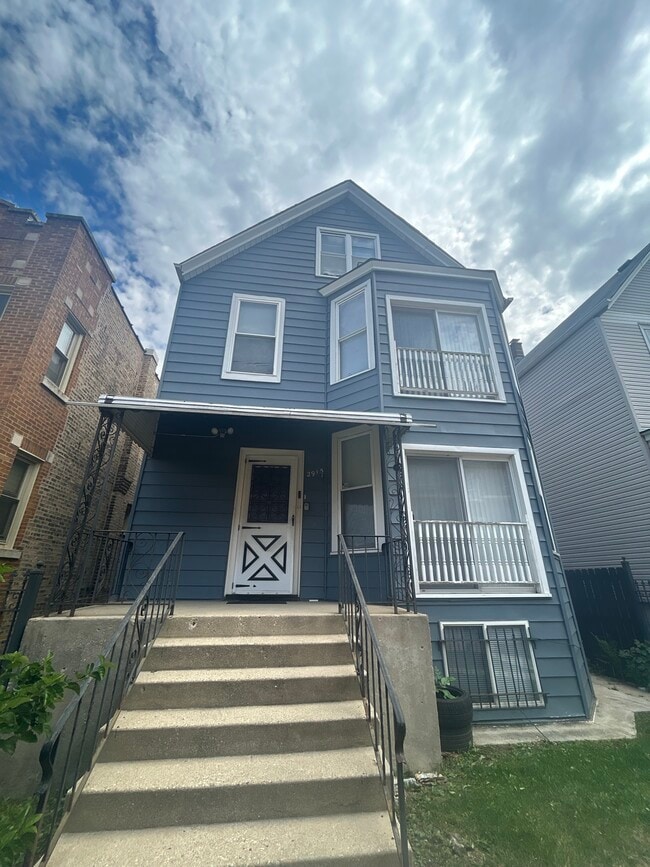 Building Photo - 2915 N Lawndale Ave Unit #  01 Rental