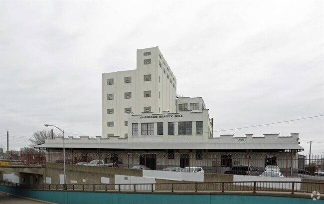 Building Photo - 2400 S Ervay St Rental
