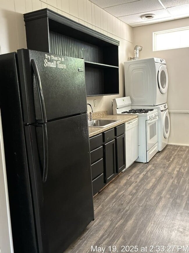 Building Photo - 742 Willey St Unit 1 Rental