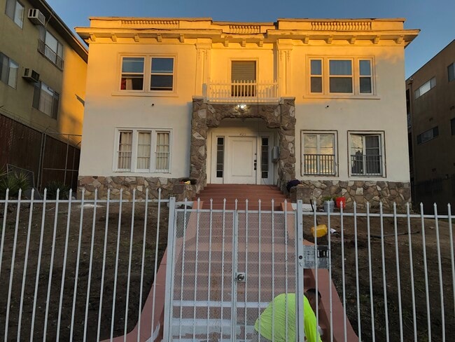 Photo - 420 S Berendo St Unit 3