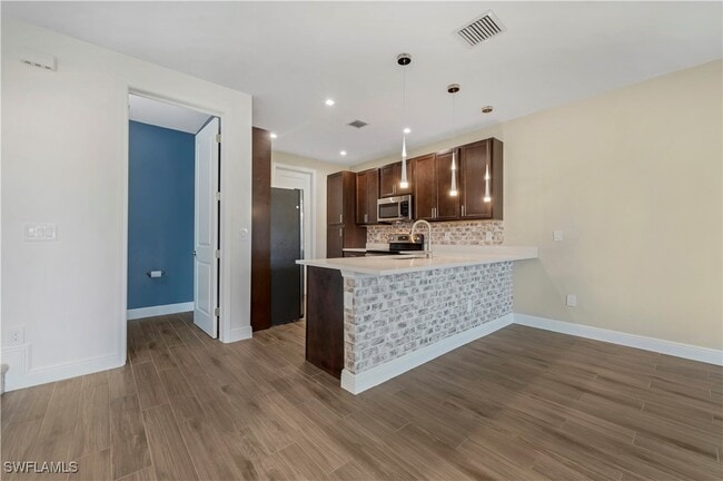 Photo - 7549 Carnegie Way
