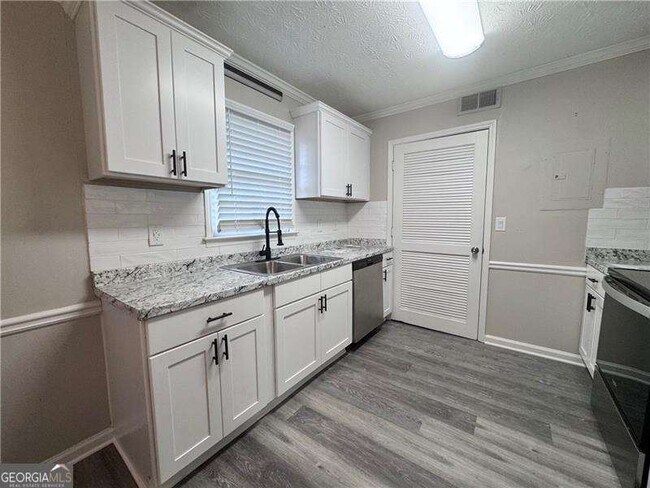 Photo - 452 Lexington Dr