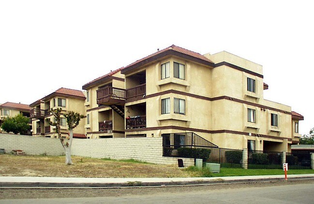 Placentia Garden Apartments - Placentia Garden Apartments