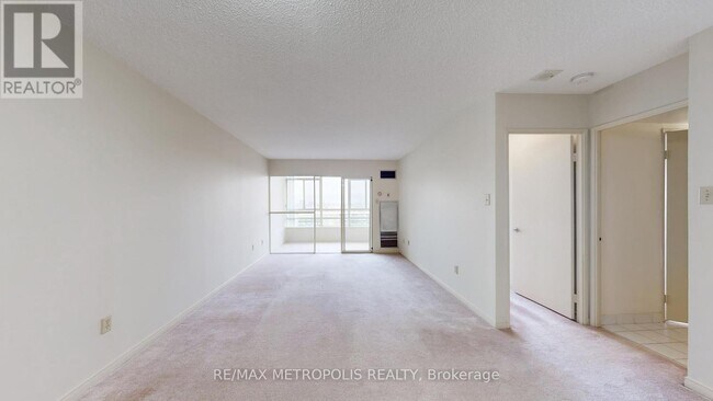 Photo - 75 King St E Unité 1709