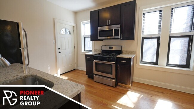 Photo - 4036 N Ashland Ave Unit 2