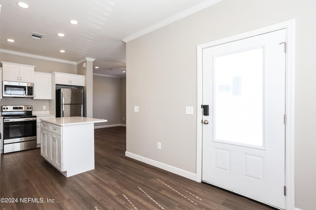 Photo - 2119 Lewis St