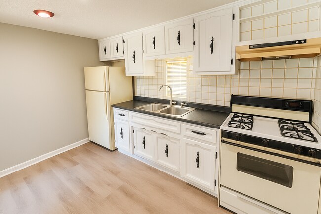 Photo - 704 E Perry St