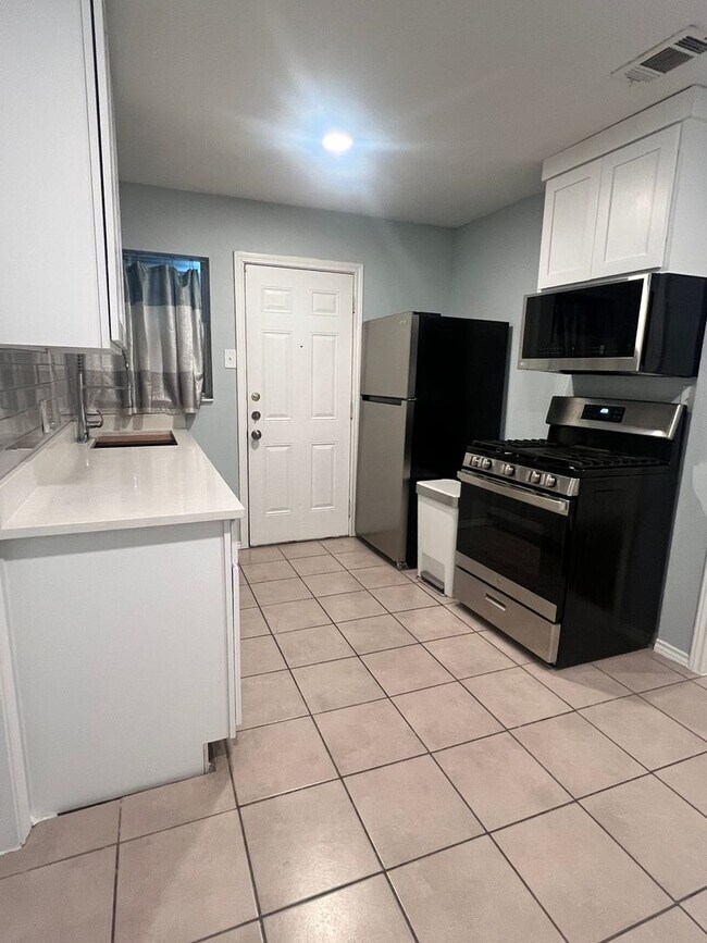 Photo - 520 N Montreal Ave