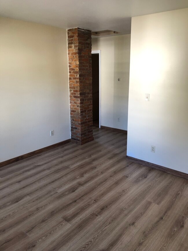 42 Spruce St Unit First Floor