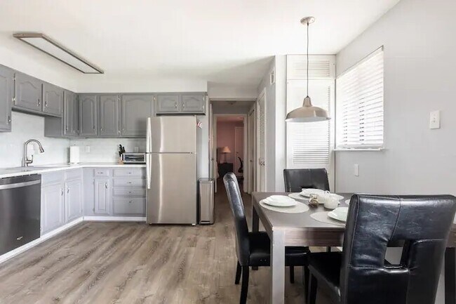 Photo - 1115 Mary Ann St Unit 1117-2