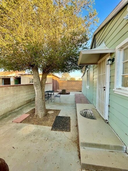Photo - 2080 Inyo St