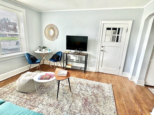 Photo - 4928 Lindenwood Ave Unidad 1N