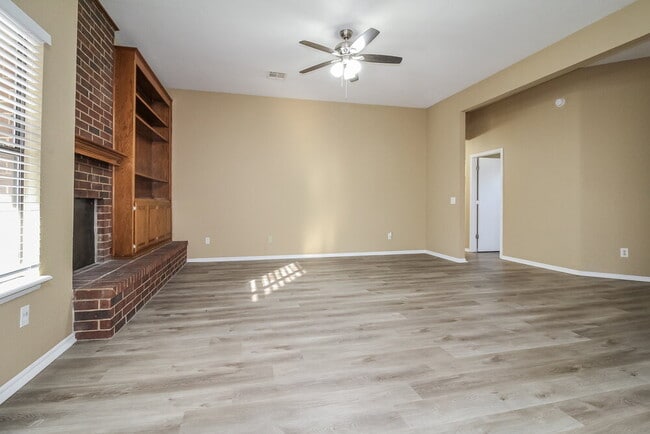 Photo - 3713 Shannon Dr