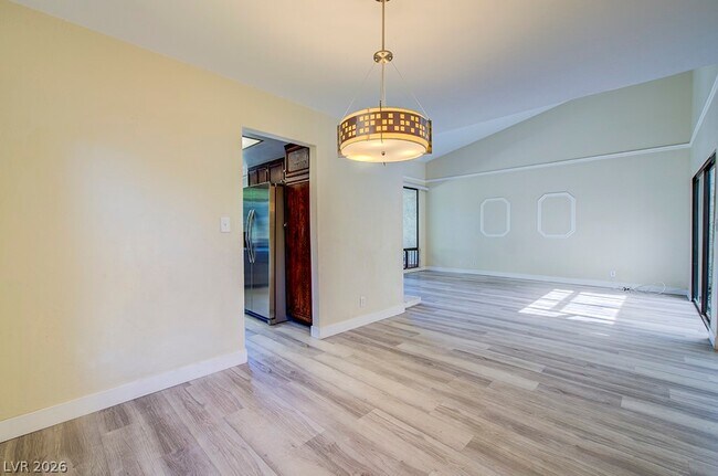 Photo - 2574 Pera Cir