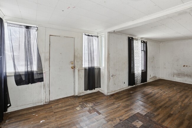 Photo - 2310 Jerome St