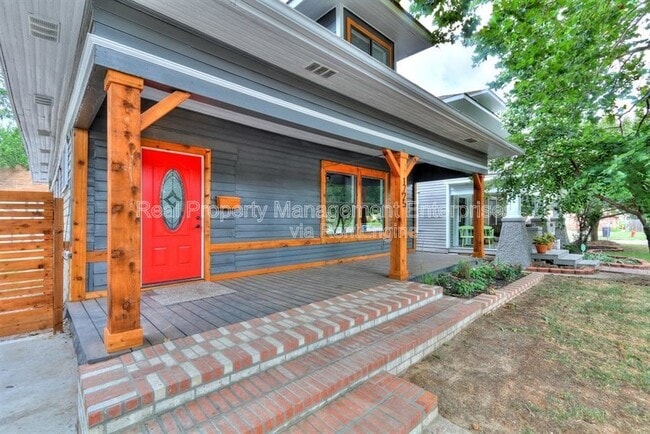 Photo - 1725 N McKinley Ave