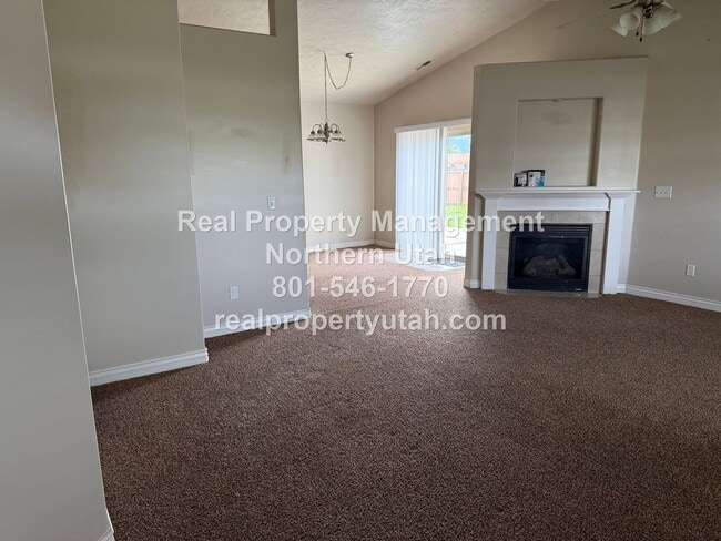 Photo - 3 Bedroom 2 Bath Home Now Available!