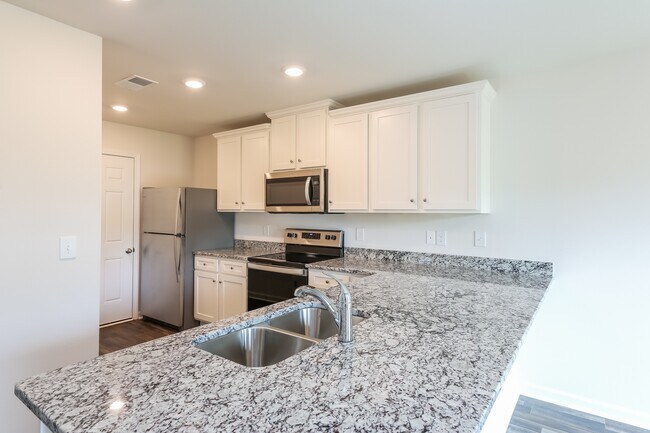 Photo - 2199 Southlea Dr