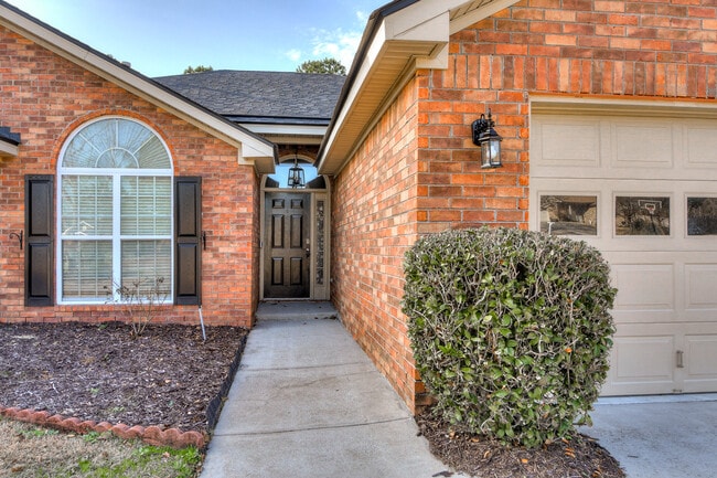 Photo - 907 Stoneview Ct