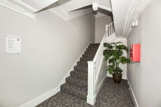 1720 Leavenworth