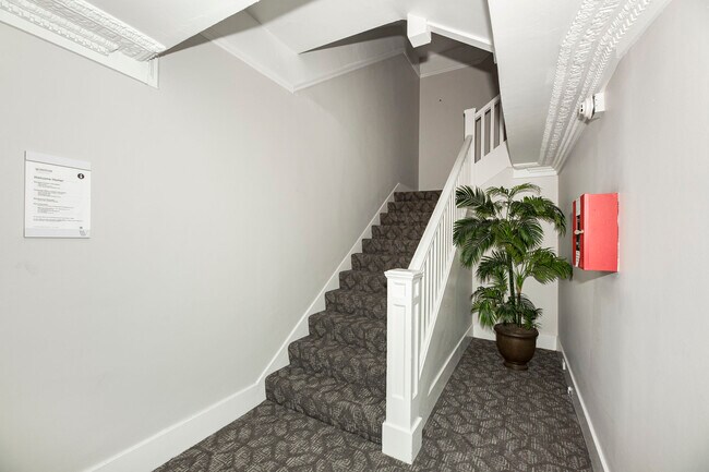 Photo - 1720 Leavenworth