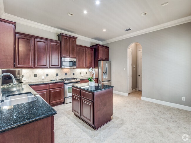 Building Photo - 4523 W University Blvd Rental