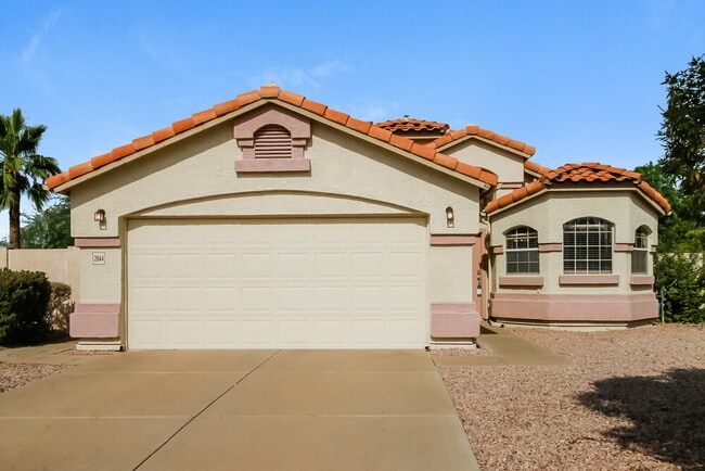 Building Photo - 2044 S Avoca Cir