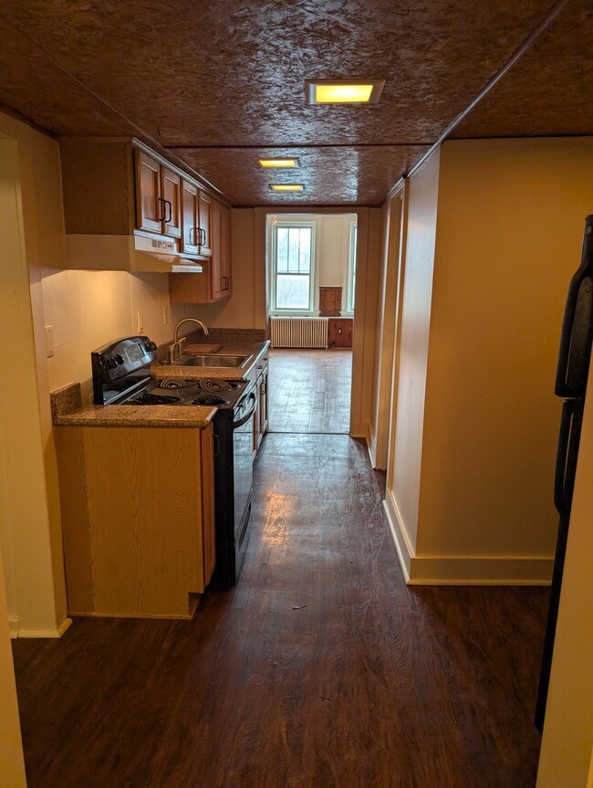 27 E Cross St Unit 3