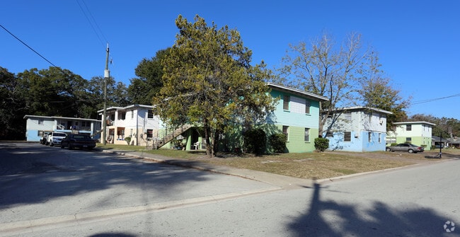 Building Photo - Palafox Gardens
