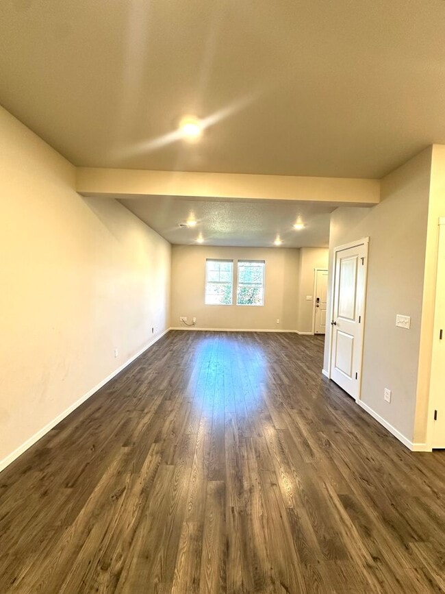 Photo - ? Modern 3-Bedroom Townhouse with Bright O...
