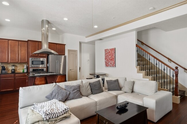 Photo - 911 McKinney Park Ln