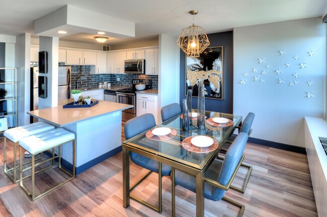 Photo - 1127 S Michigan Ave