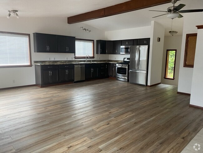 Building Photo - 1501 SE Oar Ave Rental