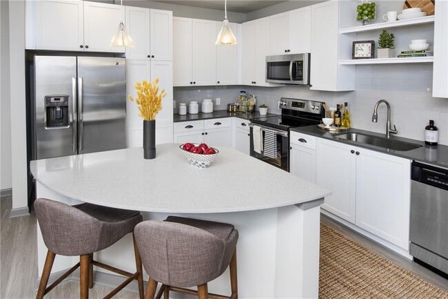 Photo - 6919 Peachtree Dunwoody Rd Unit 347