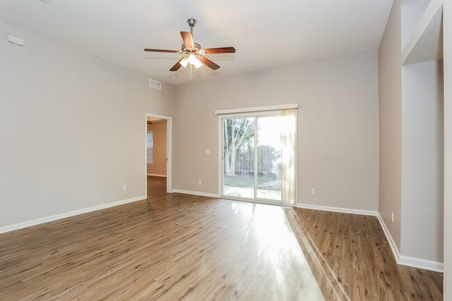 Photo - 756 Hazelmoor Ln