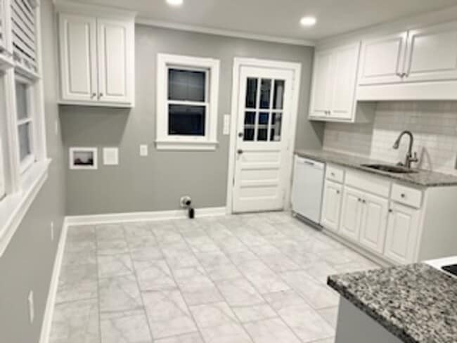 Photo - 205 Clyde Ave N