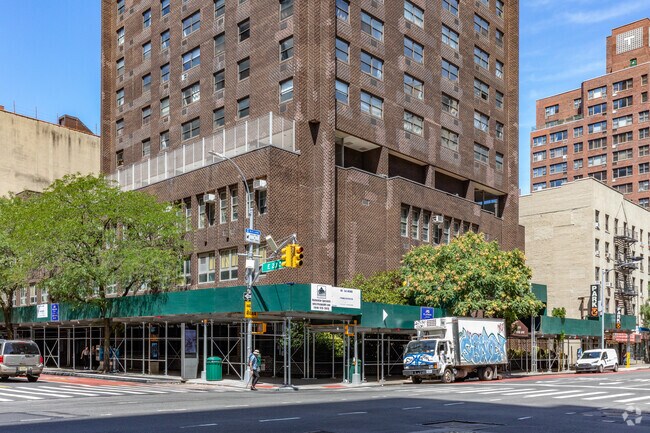 Photo - Cooper Gramercy