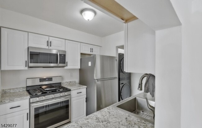 Photo - 81 Almond Dr