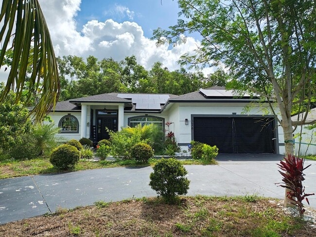 Photo - 376 SW Tulip Blvd House