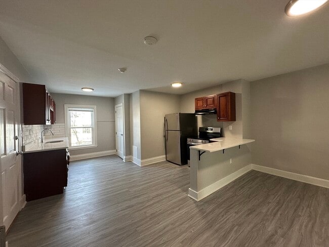 Photo - 20 Wall St Unit 3