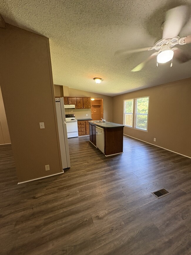 Photo - 152 Meadow Ln