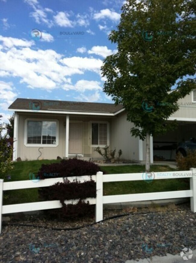 Building Photo - Bright & Spacious 3-Bedroom Home with Larg...