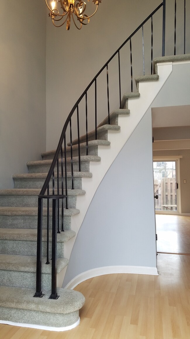Foyer - 3541 Burbank Dr Townhome