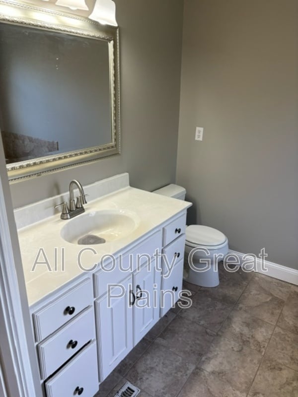 Photo - 1400 NW Jefferson Ct
