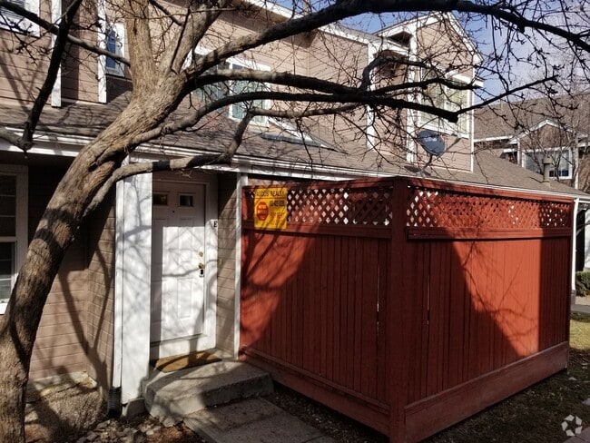 Building Photo - Loft condo with full basement Unit 12212 Bannock Circle, E