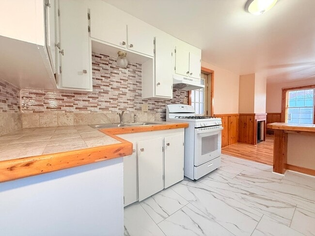 Photo - 60 High St Unit 2