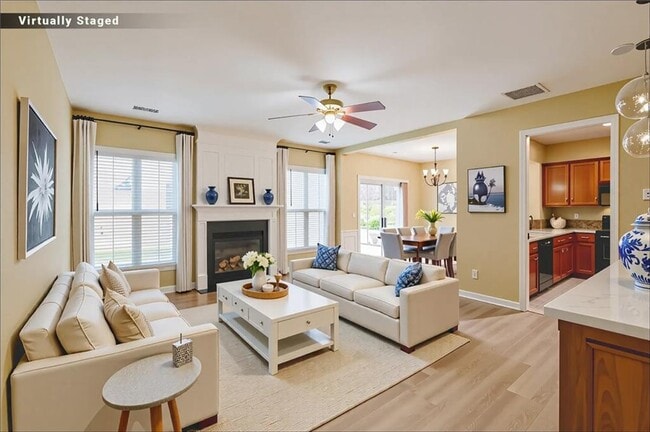 Building Photo - 2442 Fairlie Dr Rental